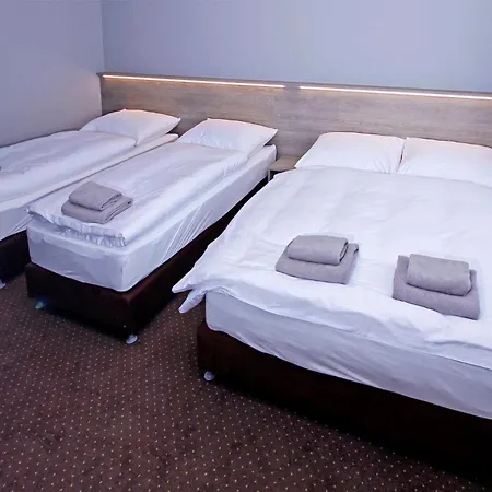 Aviator Garni Hotell 3*