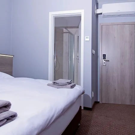 布拉迪斯拉发加尼飞行员酒店 酒店