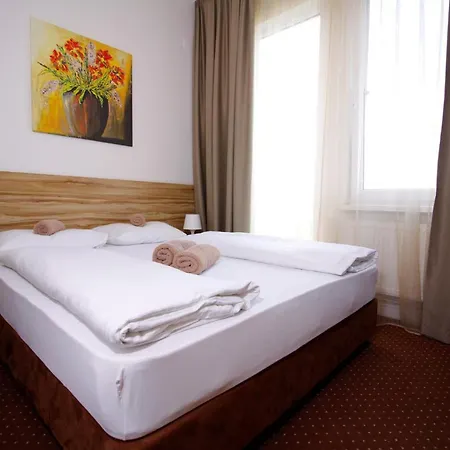 Aviator Garni Hotell