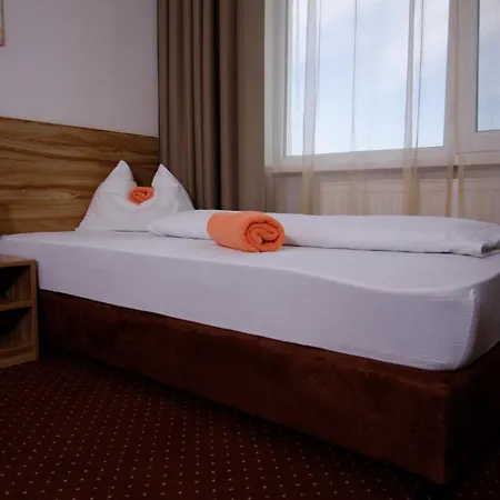 Hotell Aviator Garni