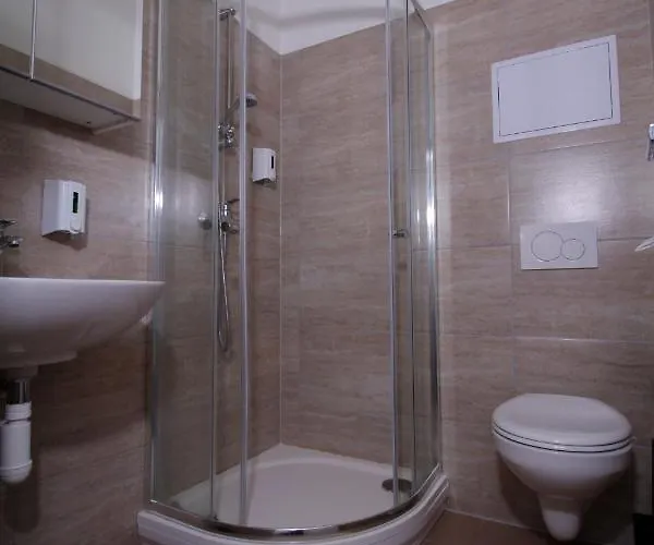 Aviator Garni 3* Bratislava