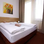 Aviator Garni Hotel