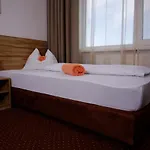Hotel Aviator Garni